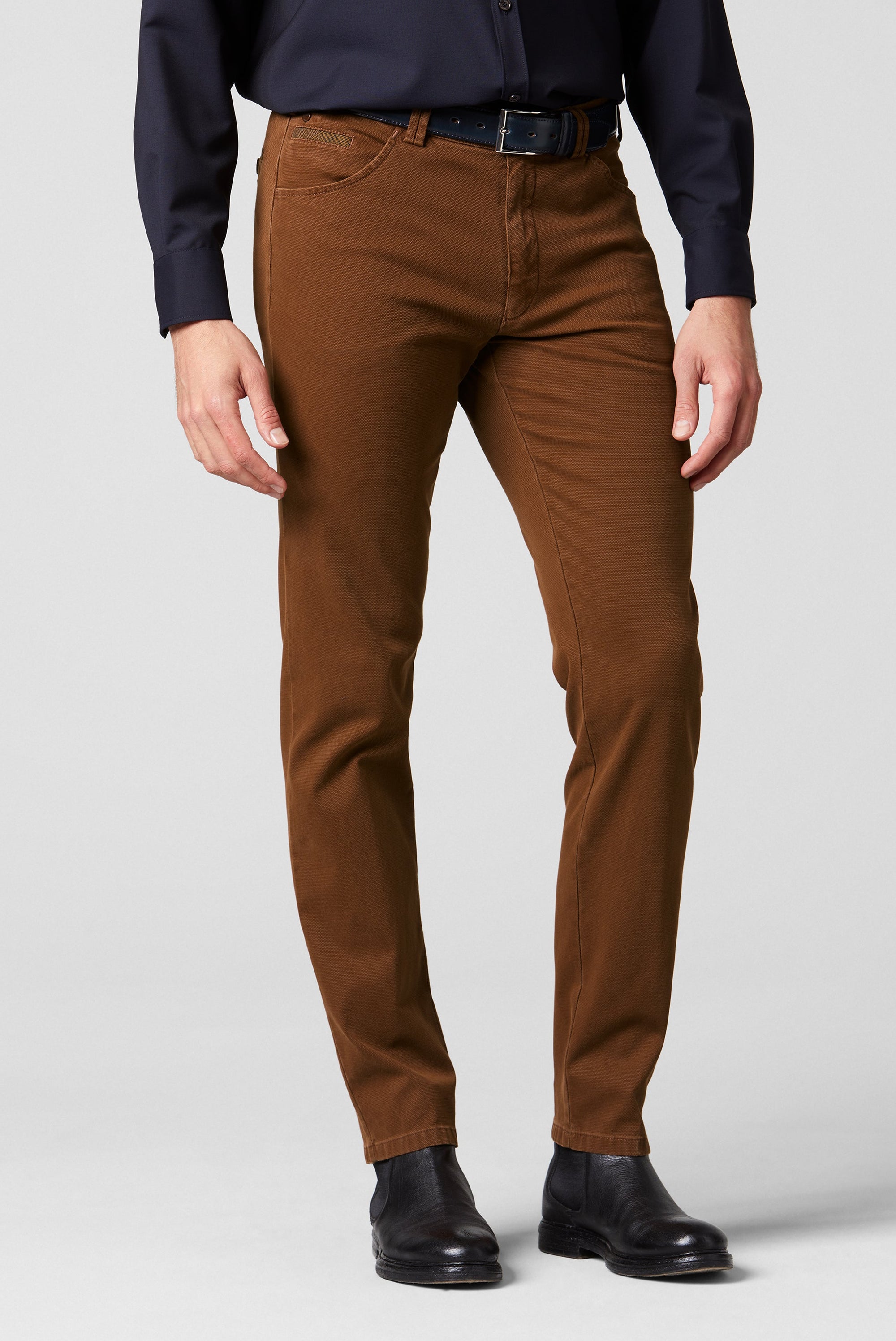 Dublin 2-5582 MICRO STRUCTURE ∙ SWING POCKET